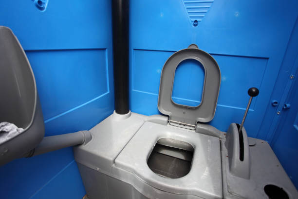 Best Portable restroom trailer rental  in Grosse Pointe, MI